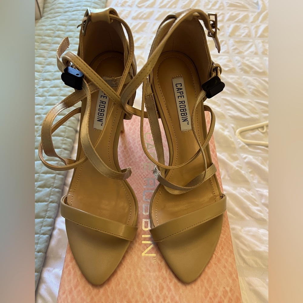 Cape Robbin’s sandals
